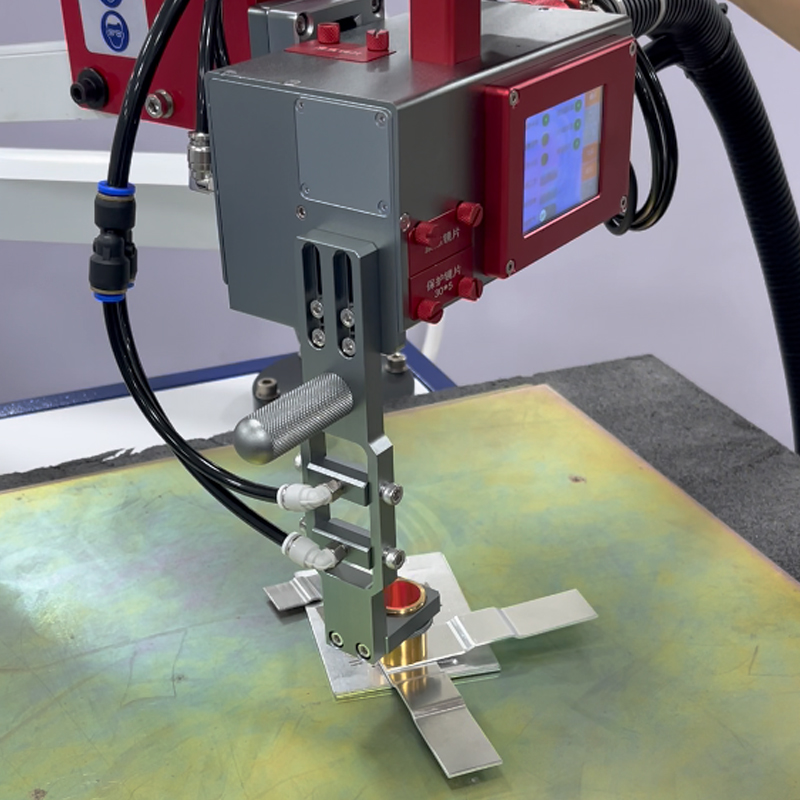 搖臂式激光焊接機